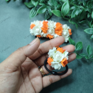 Malli with kanakabaram hair tie